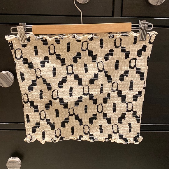 Top - Picture 2 of 4